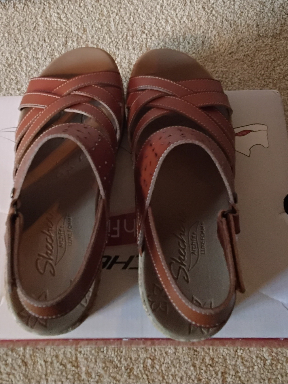 Skechers Arch Fit Luxe Foam Beverlee Tan Espadrille Wedge Sandals, Size 8.5 - Picture 5 of 9